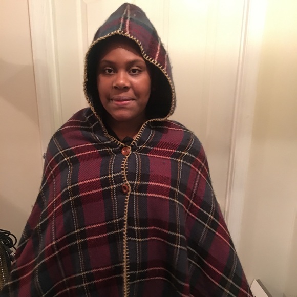 Hooded Poncho - Picture 4 of 4